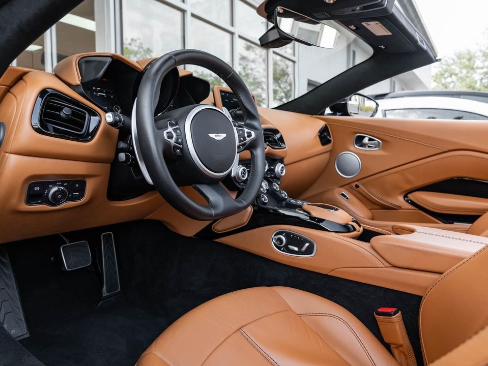 2021 Aston Martin Vantage