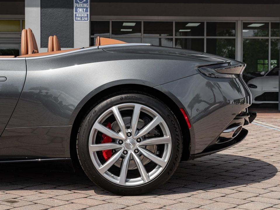 2019 Aston Martin DB11