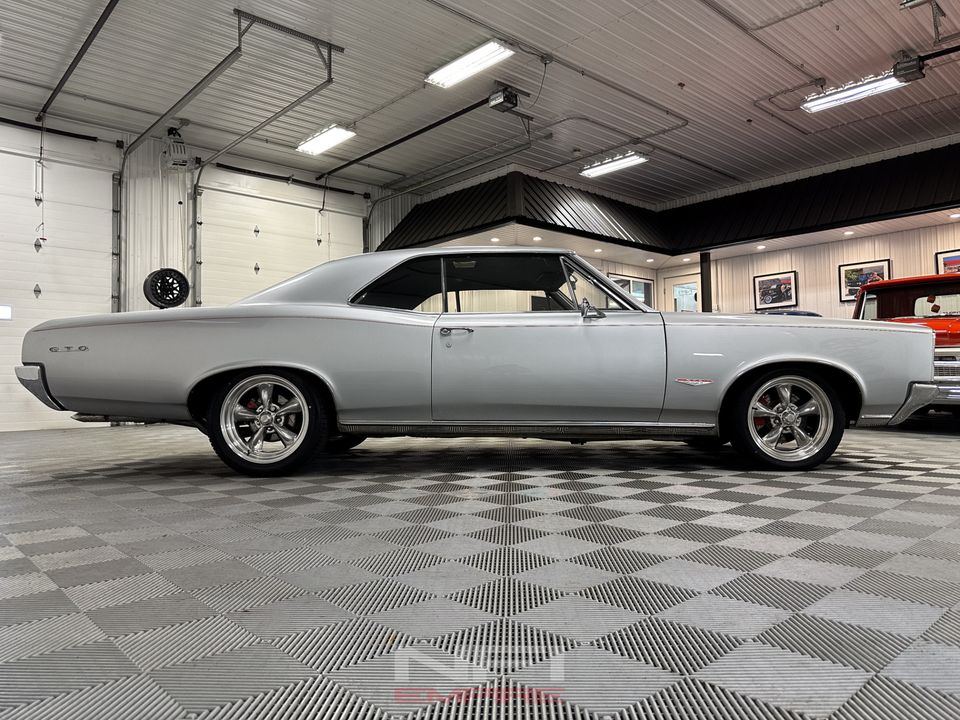 1966 PONTIAC GTO