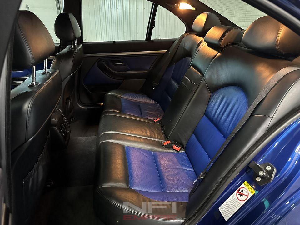 2002 BMW M5