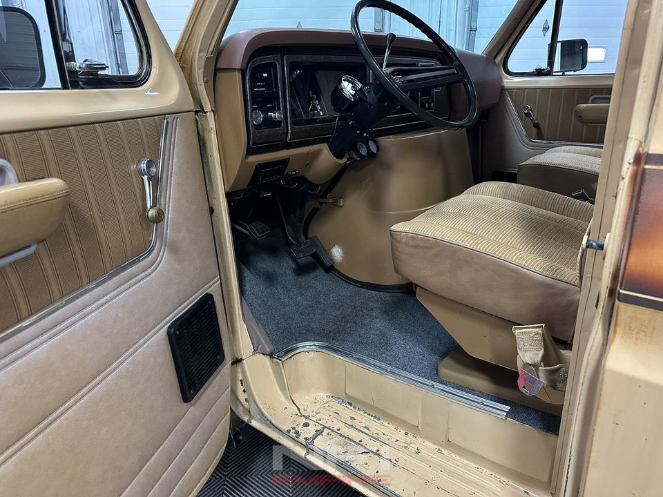1977 Ford E150 Econoline