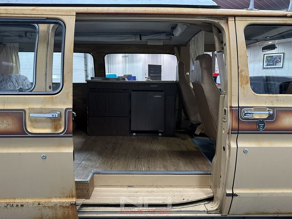 1977 Ford E150 Econoline