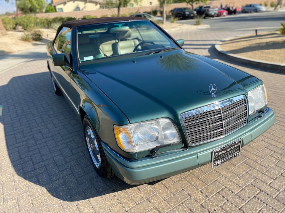 1994 Mercedes-Benz E320