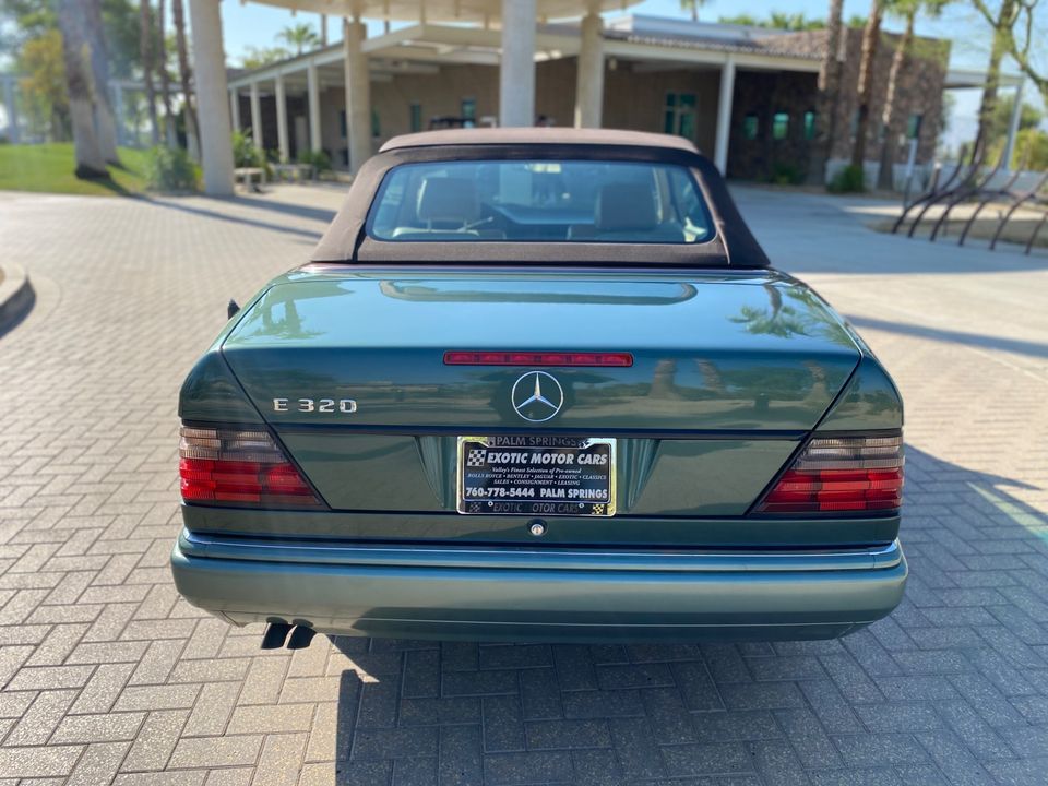 1994 Mercedes-Benz E320