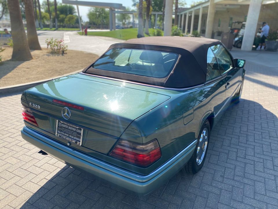 1994 Mercedes-Benz E320