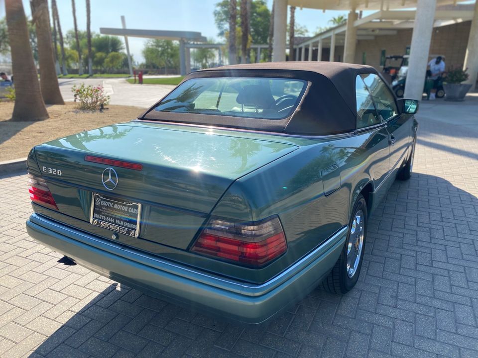 1994 Mercedes-Benz E320
