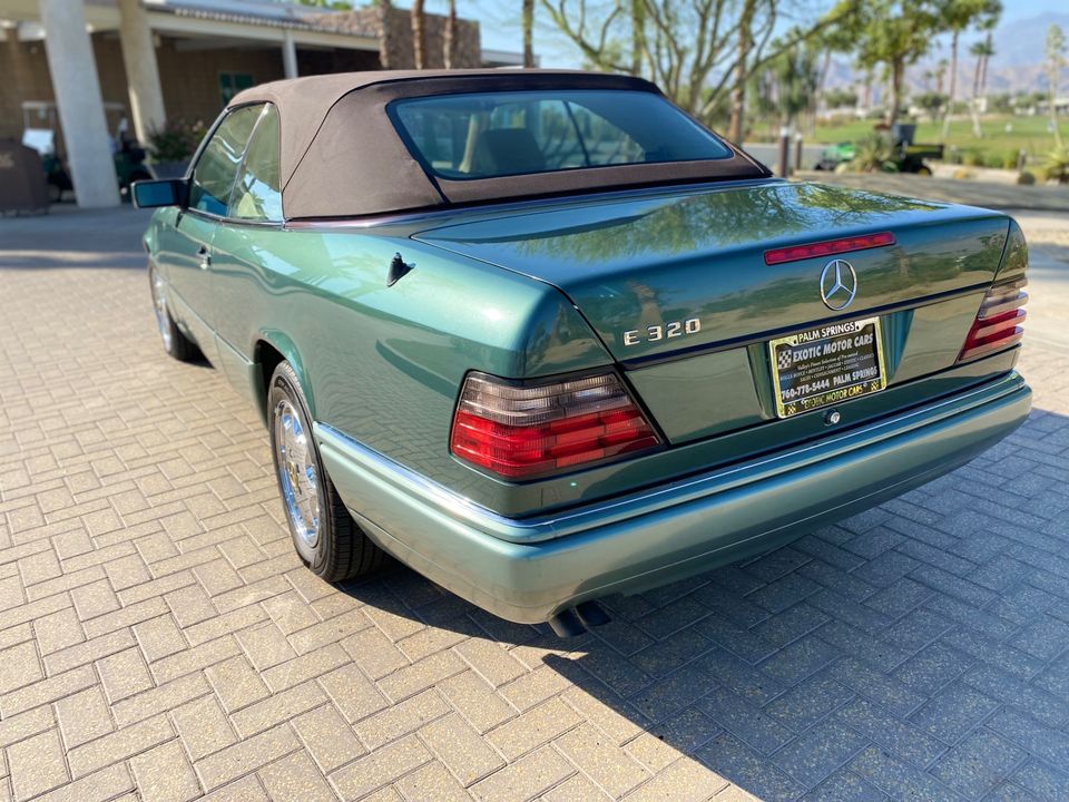 1994 Mercedes-Benz E320