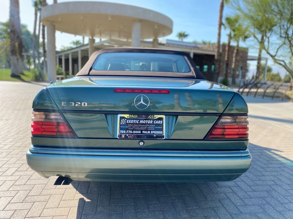 1994 Mercedes-Benz E320
