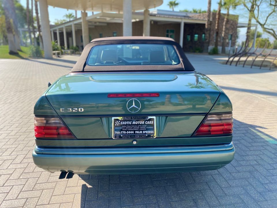 1994 Mercedes-Benz E320