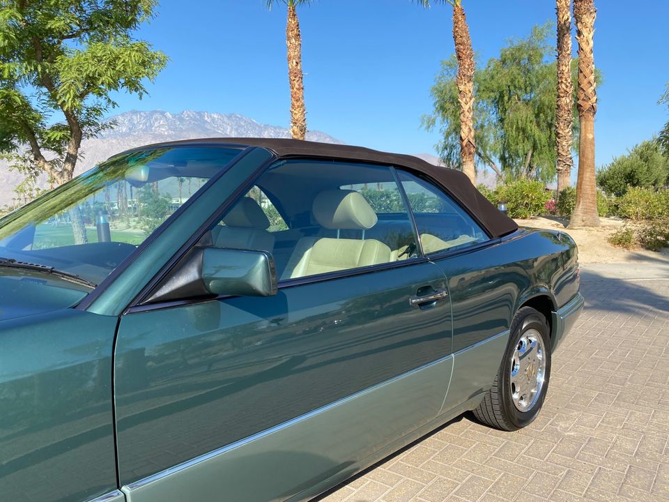 1994 Mercedes-Benz E320