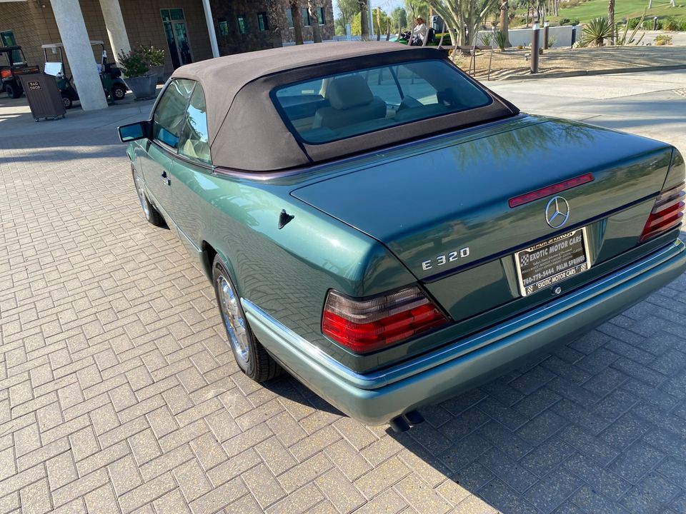 1994 Mercedes-Benz E320