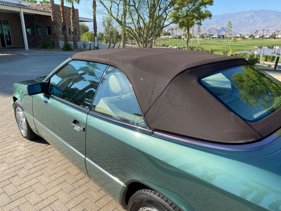 1994 Mercedes-Benz E320