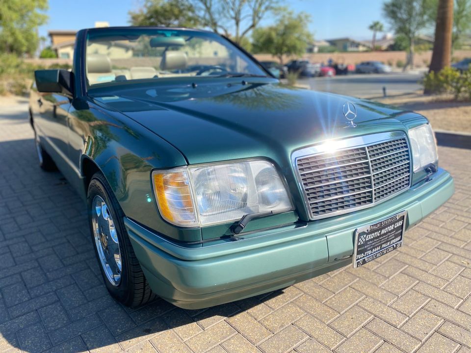 1994 Mercedes-Benz E320