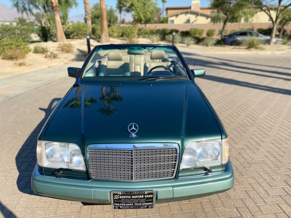 1994 Mercedes-Benz E320