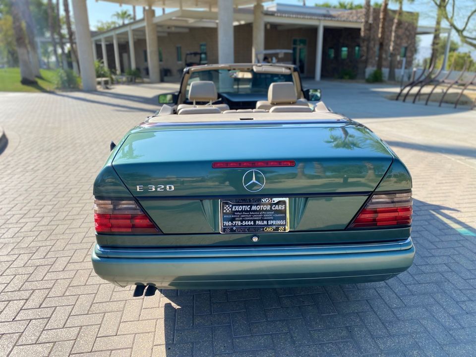 1994 Mercedes-Benz E320