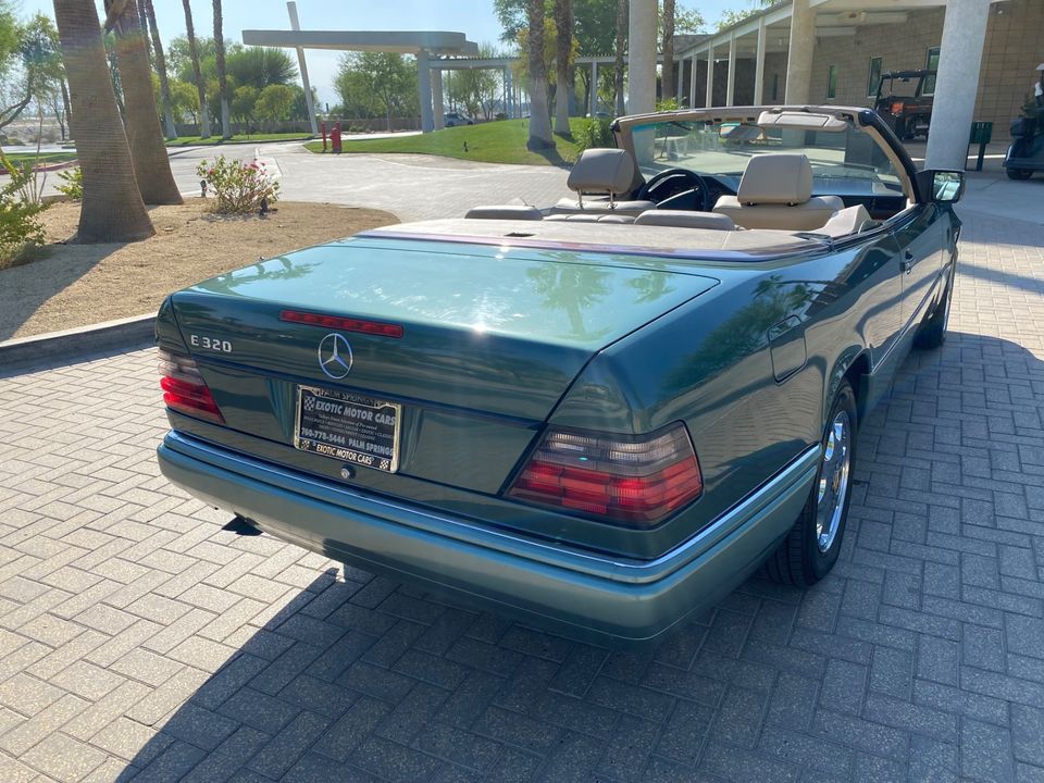 1994 Mercedes-Benz E320