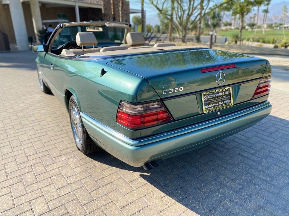 1994 Mercedes-Benz E320