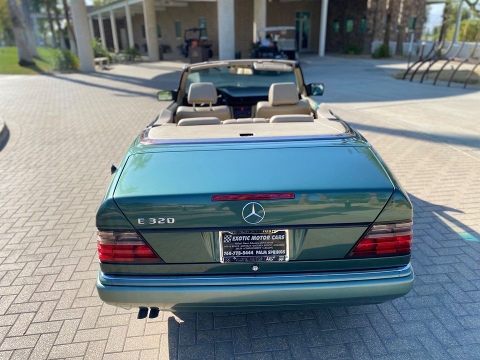 1994 Mercedes-Benz E320