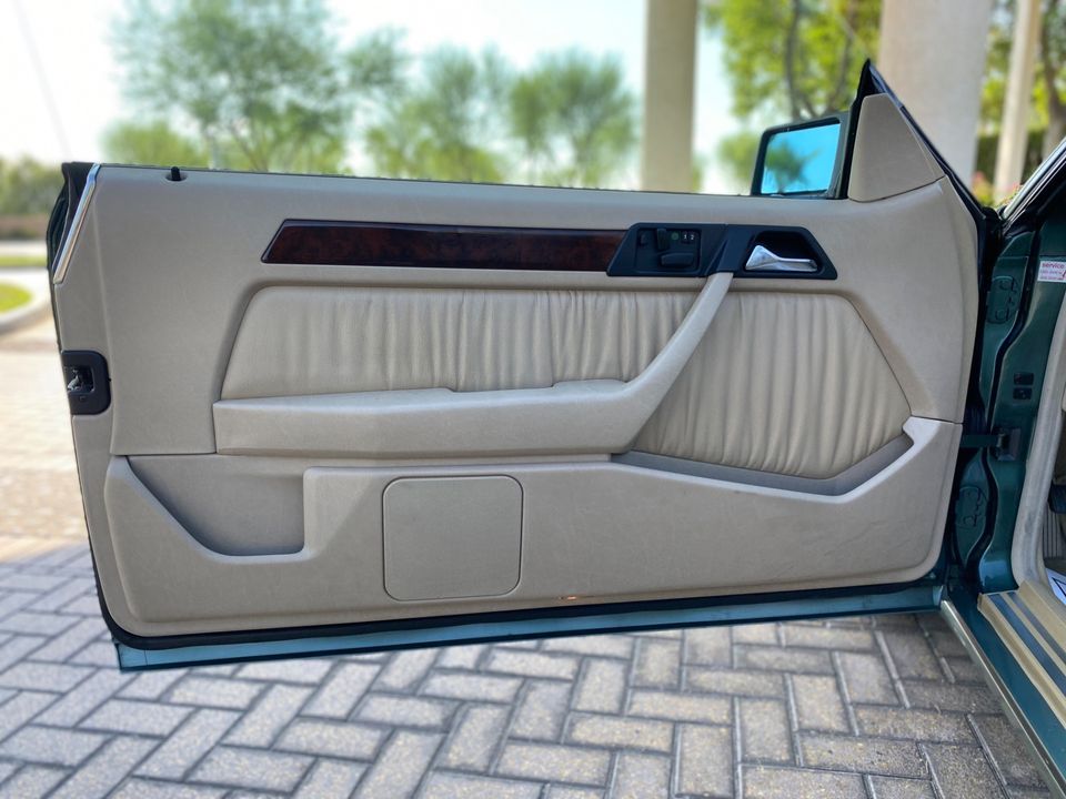 1994 Mercedes-Benz E320