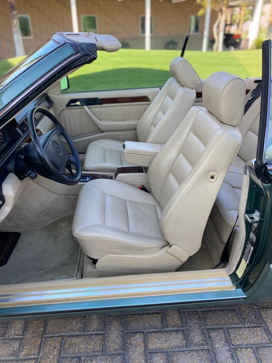 1994 Mercedes-Benz E320