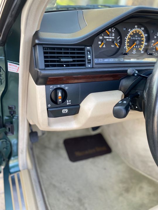 1994 Mercedes-Benz E320