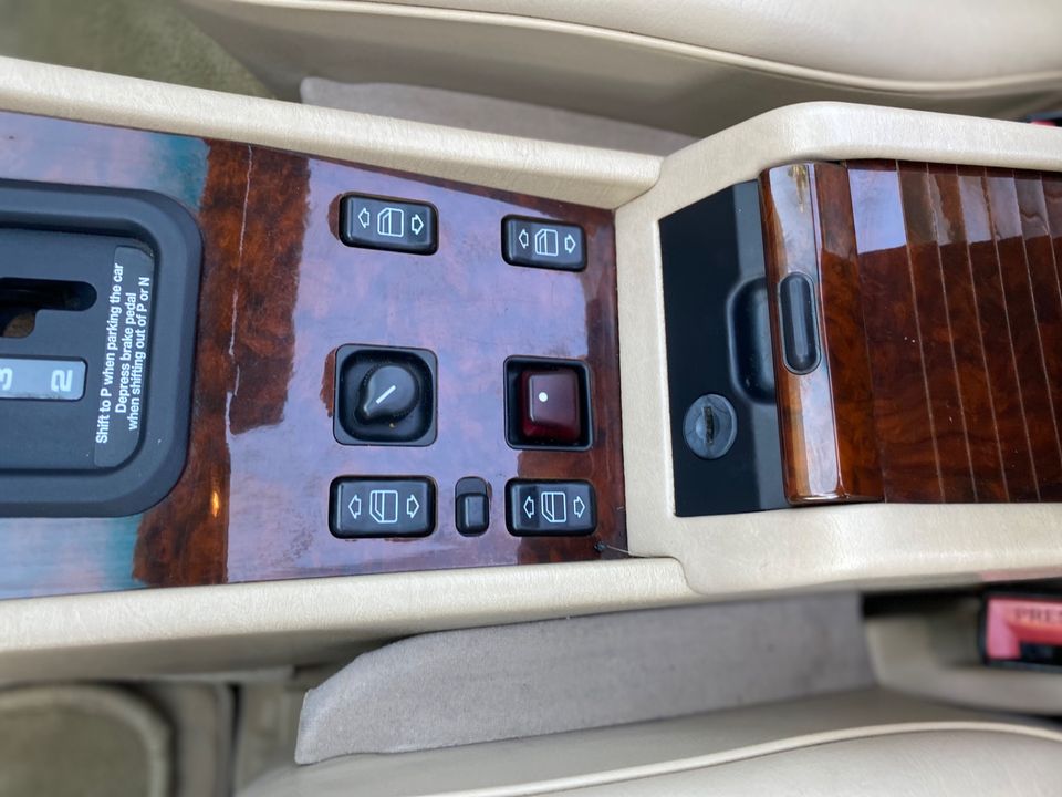 1994 Mercedes-Benz E320