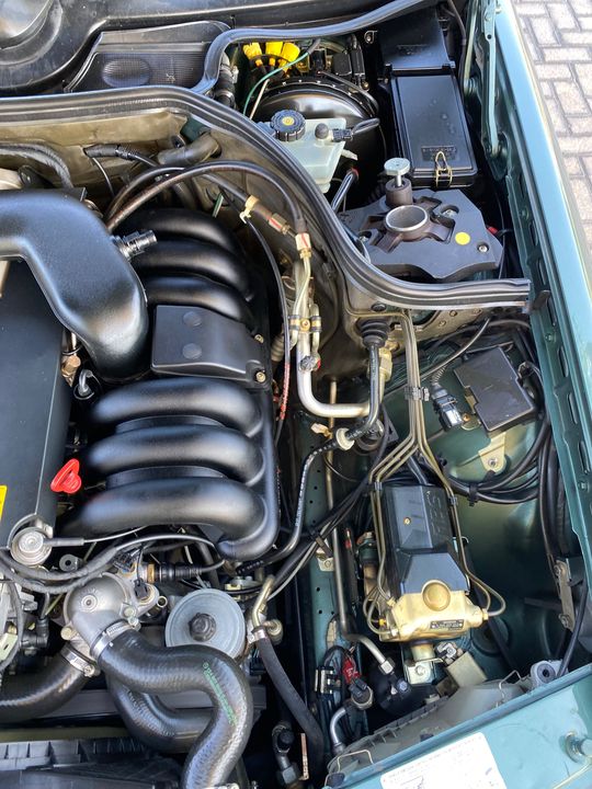 1994 Mercedes-Benz E320