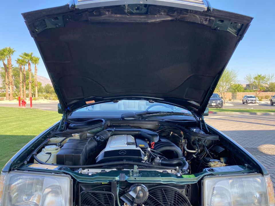 1994 Mercedes-Benz E320
