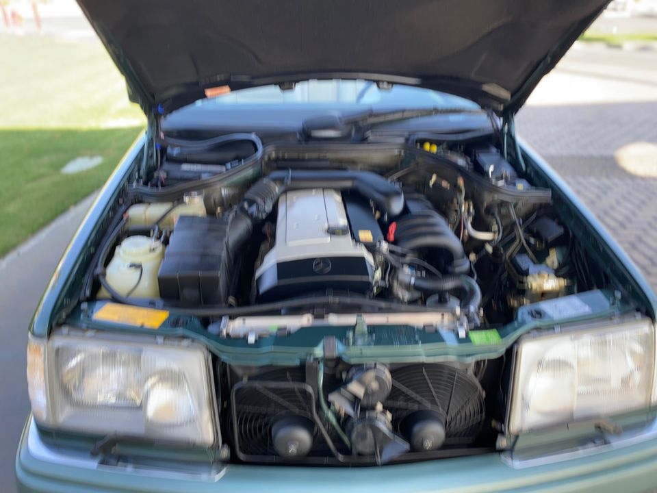 1994 Mercedes-Benz E320