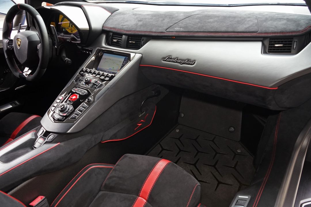 2017 Lamborghini Aventador