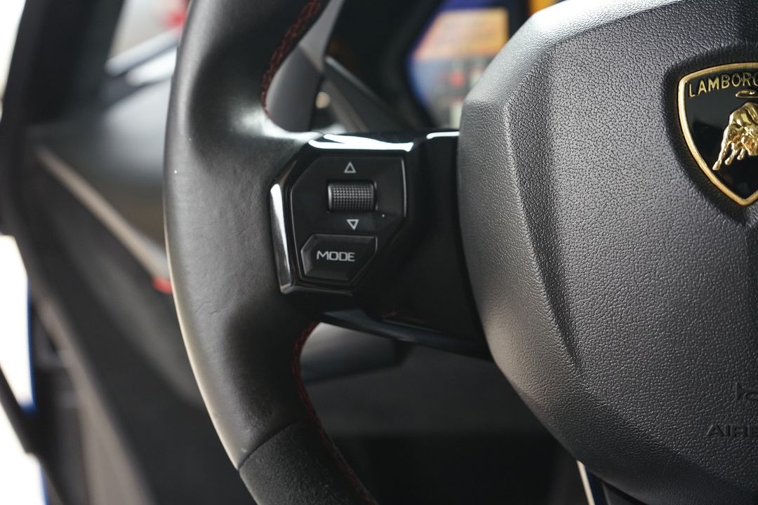 2017 Lamborghini Aventador