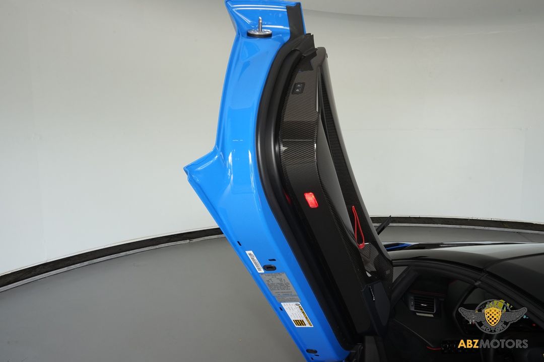 2017 Lamborghini Aventador