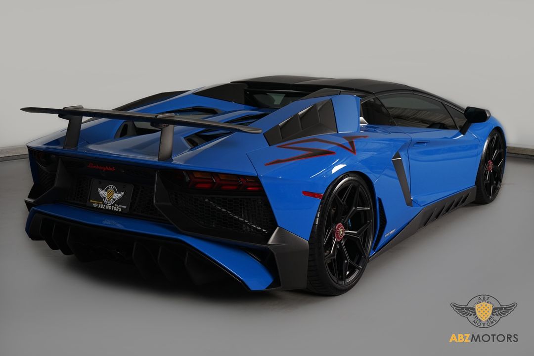 2017 Lamborghini Aventador