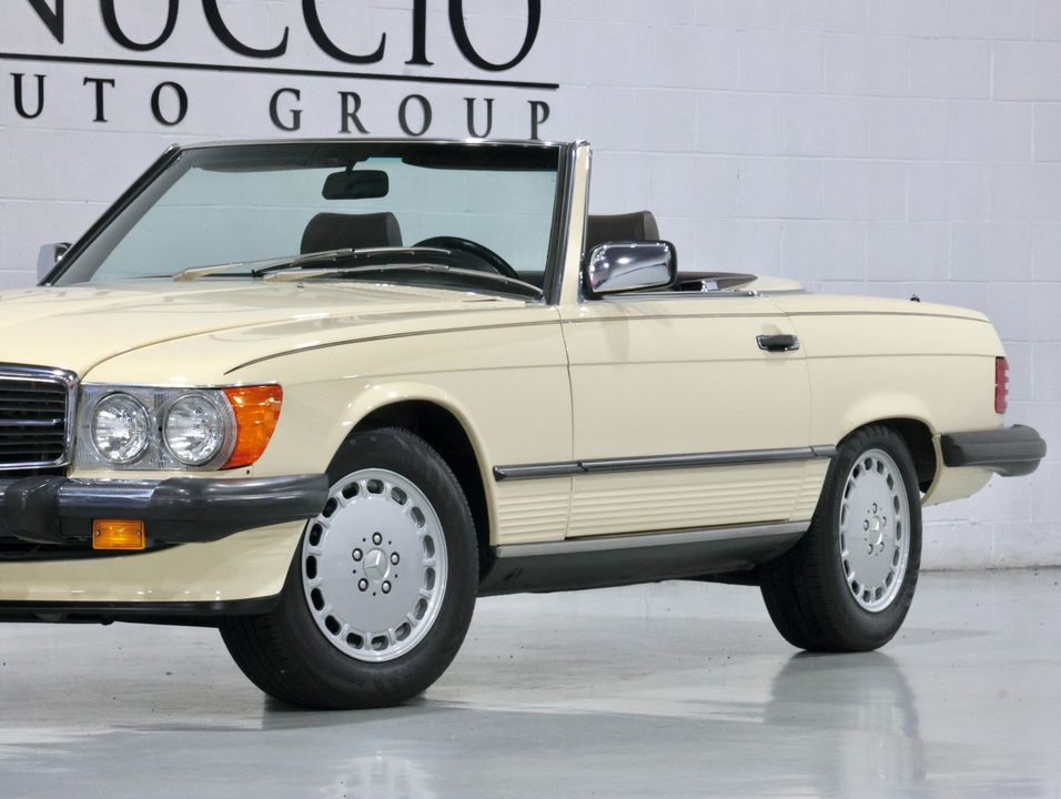 1987 Mercedes-Benz 560 SL