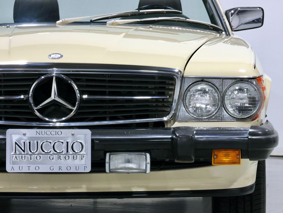 1987 Mercedes-Benz 560 SL