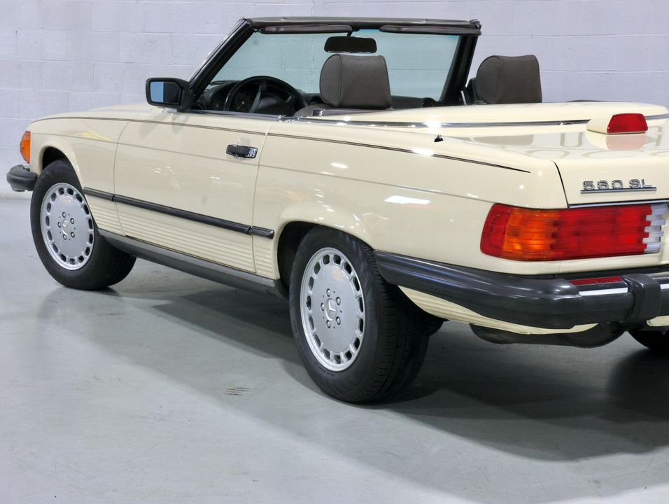 1987 Mercedes-Benz 560 SL