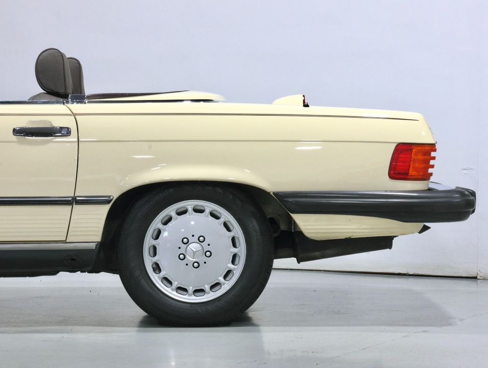 1987 Mercedes-Benz 560 SL