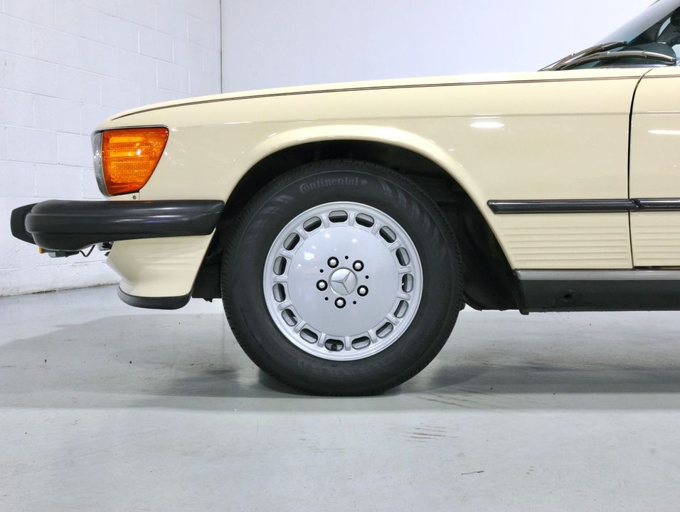 1987 Mercedes-Benz 560 SL