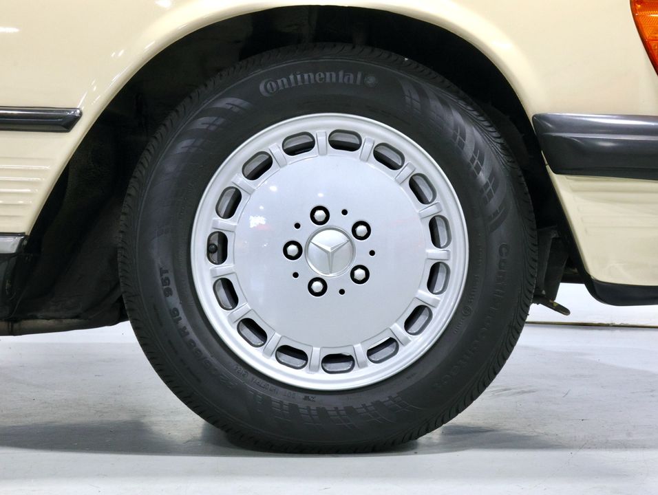1987 Mercedes-Benz 560 SL