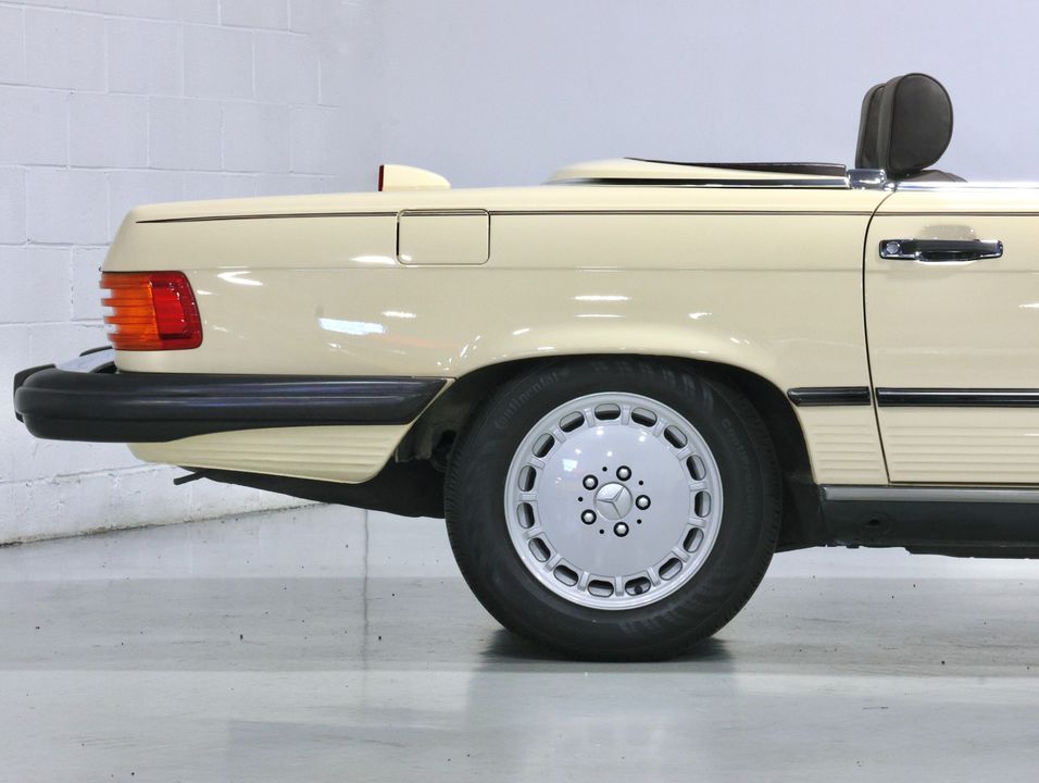 1987 Mercedes-Benz 560 SL