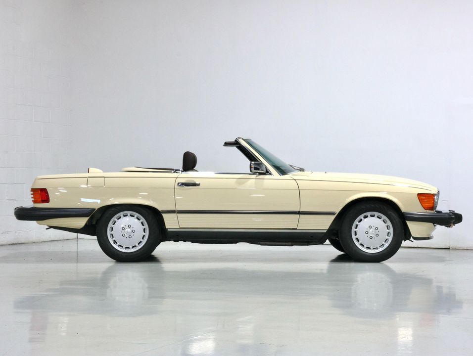 1987 Mercedes-Benz 560 SL