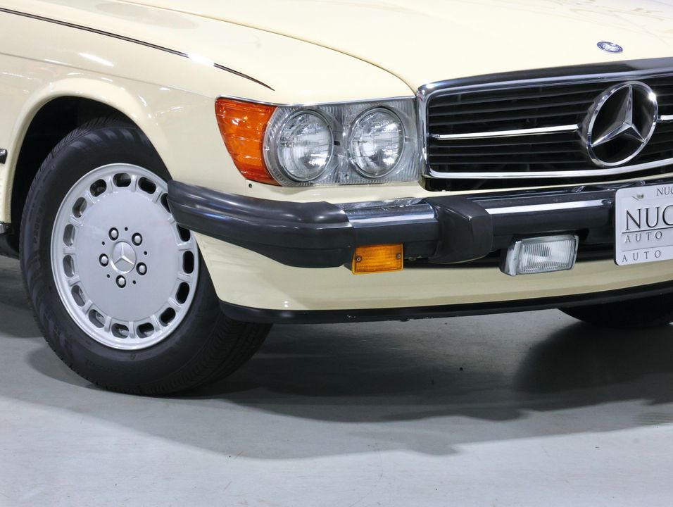 1987 Mercedes-Benz 560 SL