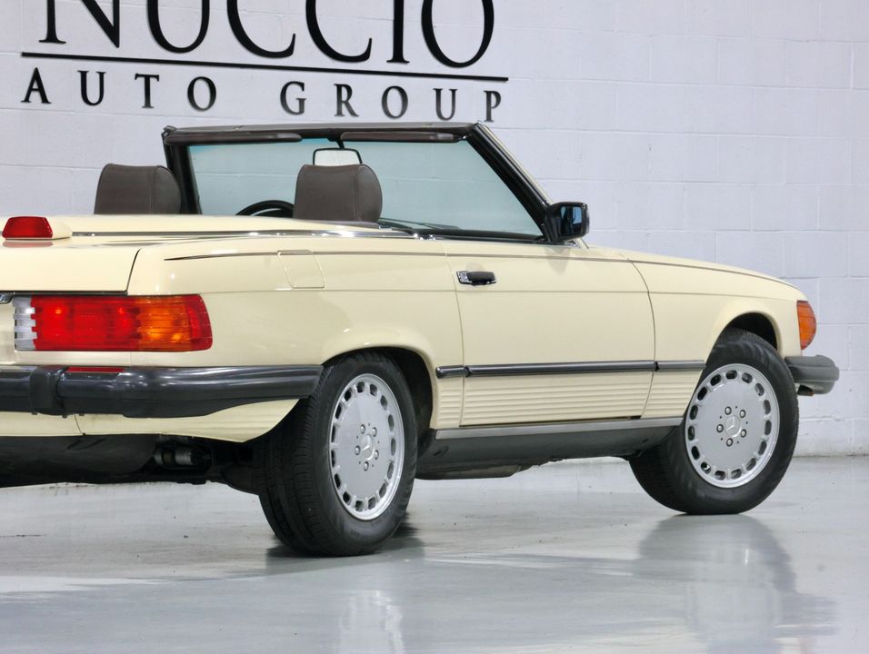 1987 Mercedes-Benz 560 SL