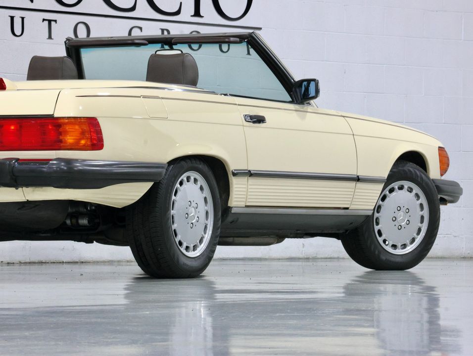 1987 Mercedes-Benz 560 SL