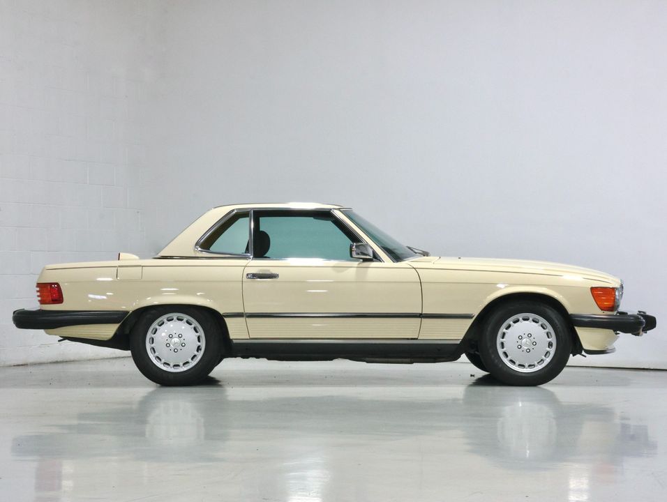 1987 Mercedes-Benz 560 SL