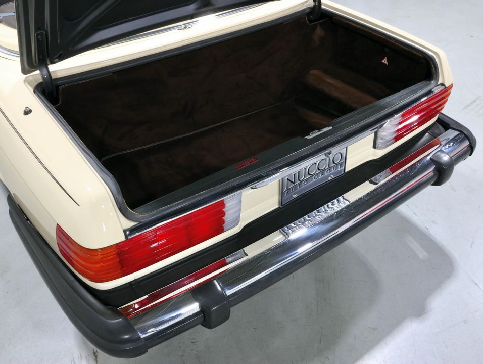 1987 Mercedes-Benz 560 SL