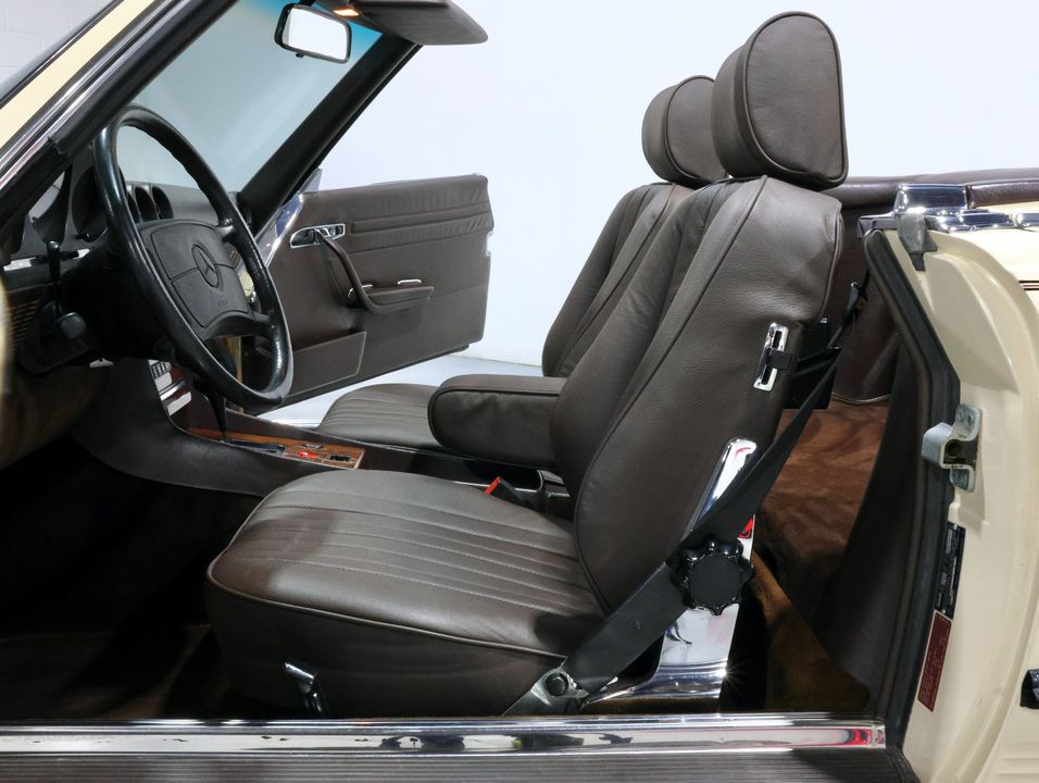 1987 Mercedes-Benz 560 SL