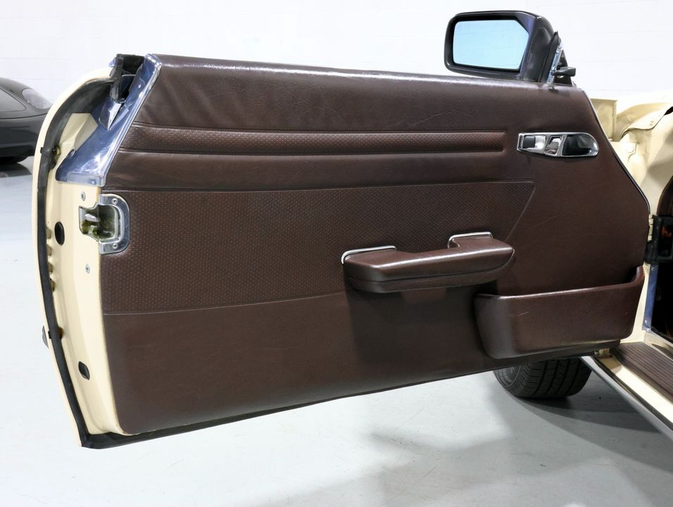 1987 Mercedes-Benz 560 SL