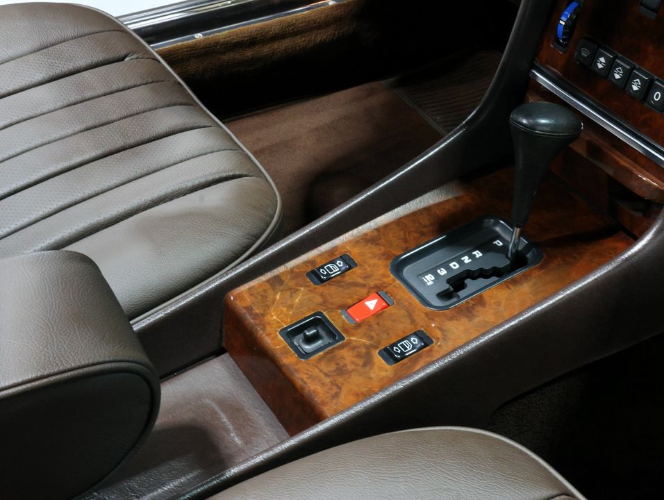 1987 Mercedes-Benz 560 SL