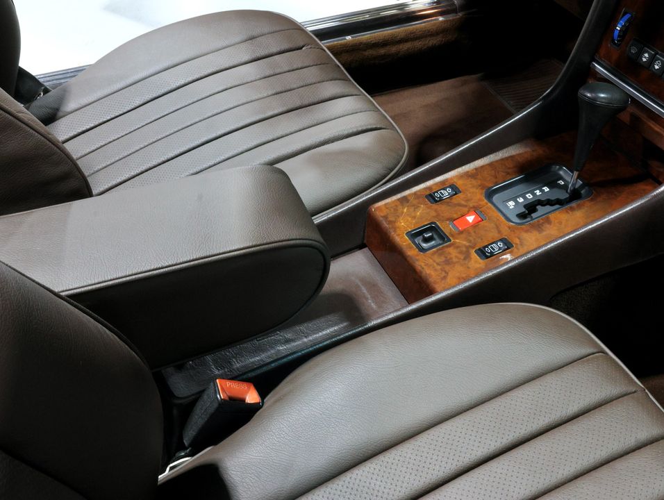 1987 Mercedes-Benz 560 SL